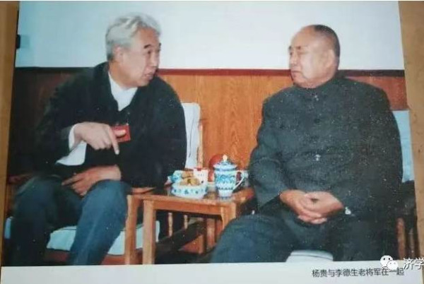 毛主席哺育红旗渠工程领导者建设者：挖掘精神潜力，迸发思想活力