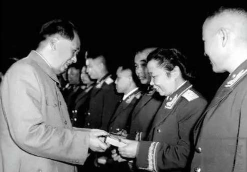 贾永、张德意丨女将军的遗产：28年前的这篇短文能够给今天带来什么？
