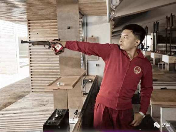 1974年亚运会我女运动员的连衣裙是江青设计的？