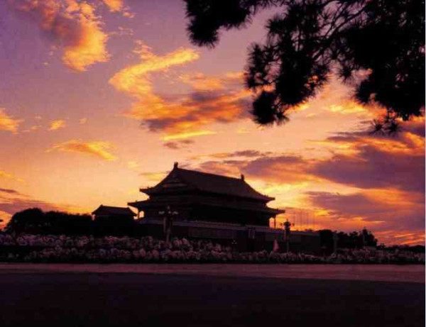 庆五一，新中国工程掠影