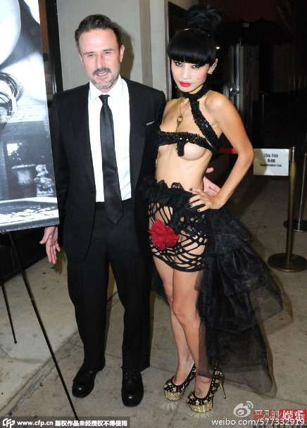 黎阳：刘亚洲侮辱国歌绝非巧合