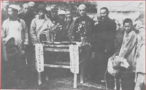 阿蒙：比狼还狠，比羊还贪