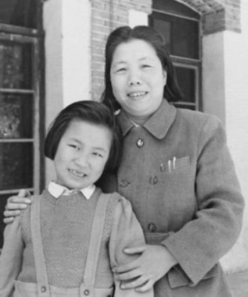 吃盐水煮黑豆长大的李讷——历史因伟人而精彩，伟人因真实而感人