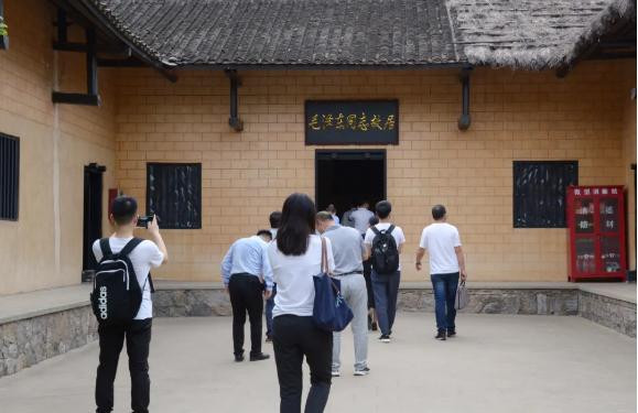 十多家省级以上媒体聚焦南街村